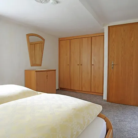 Peaceful In With Terrace Daire